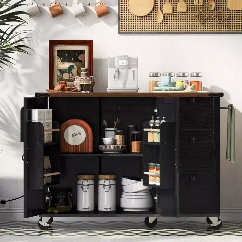 Îlot de cuisine roulant de style ferme de 138,4 cm avec prise électrique, étagère de rangement, rabat et porte-épices